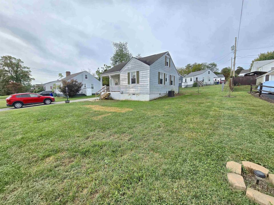 165 Clearview Drive, photo 3 of 26