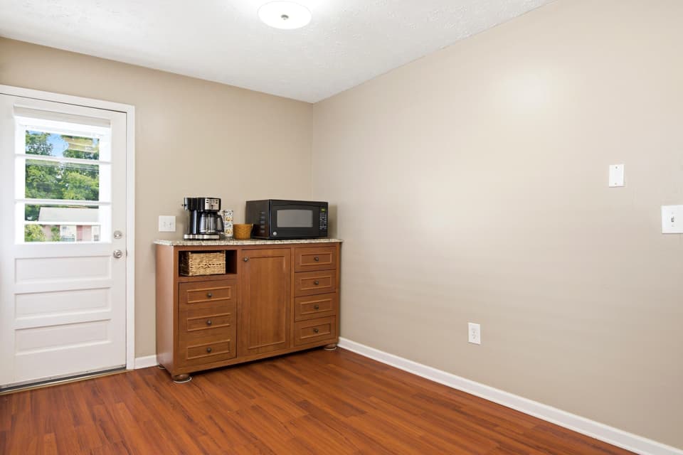 1790 Rainbow Street NE, photo 4 of 40