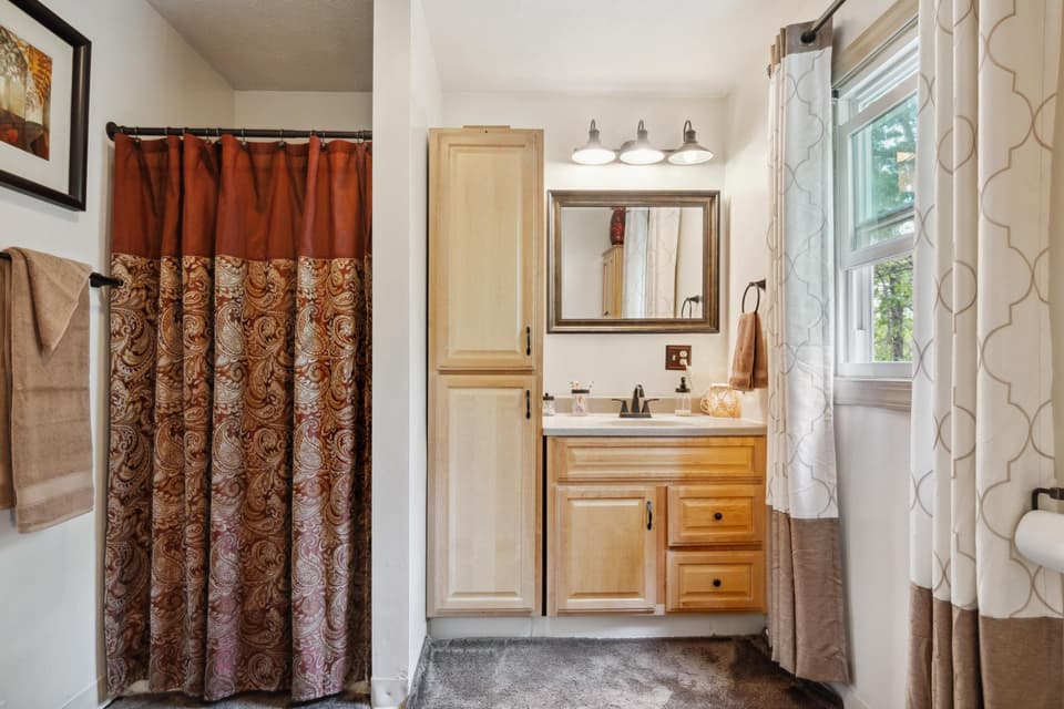 189 Pine Hollow Road, photo 14 of 28