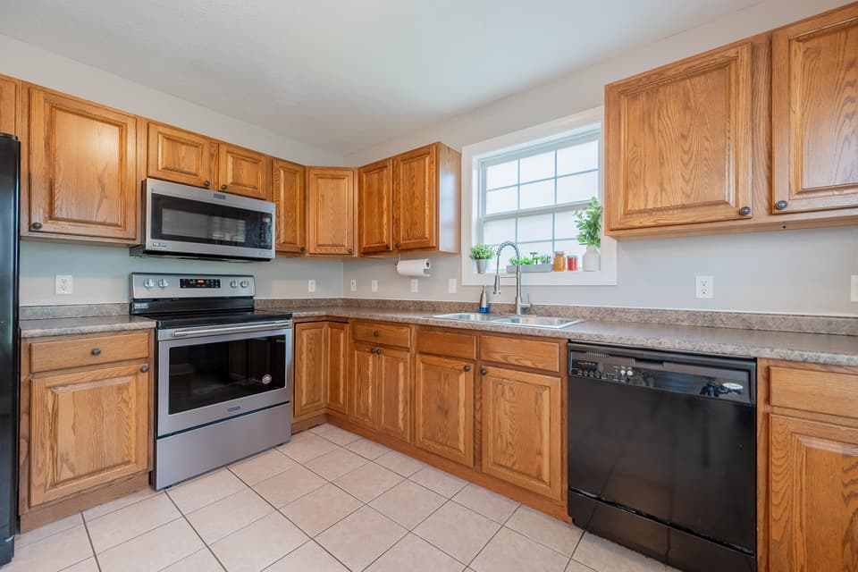 780 Oaktree Boulevard, photo 27 of 40
