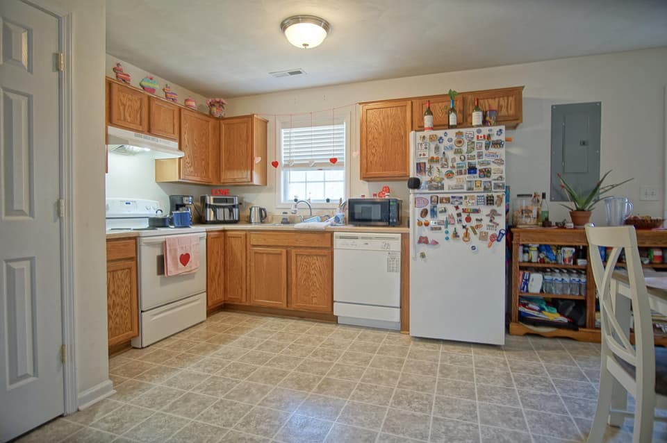 100 Salem Lane, photo 10 of 37