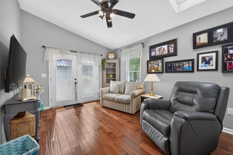 2405 Glade Drive SE, photo 27 of 40