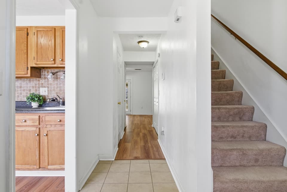 1655 York Drive, photo 6 of 38