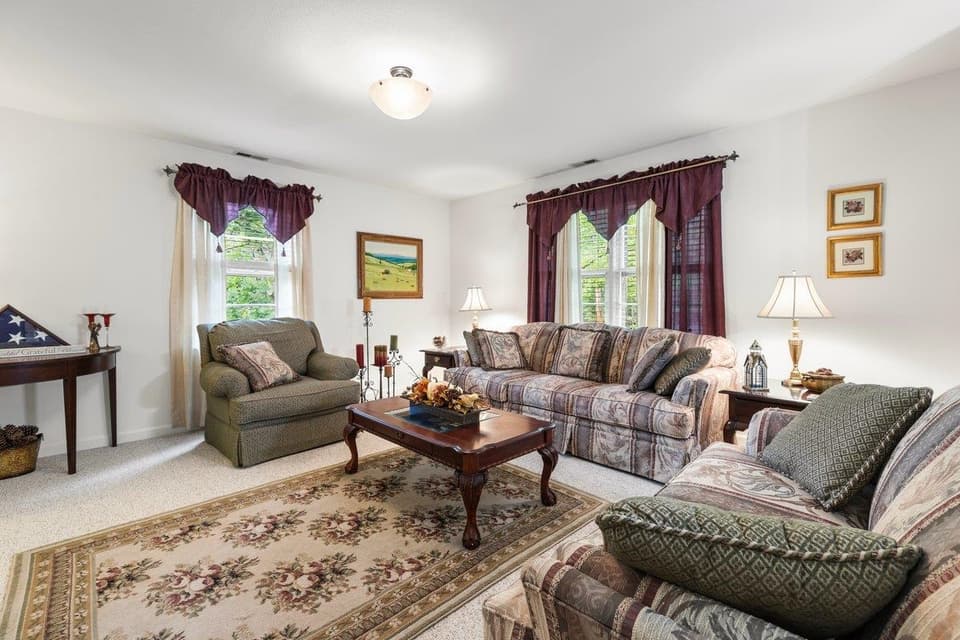 125 Edgewood Drive, photo 7 of 35