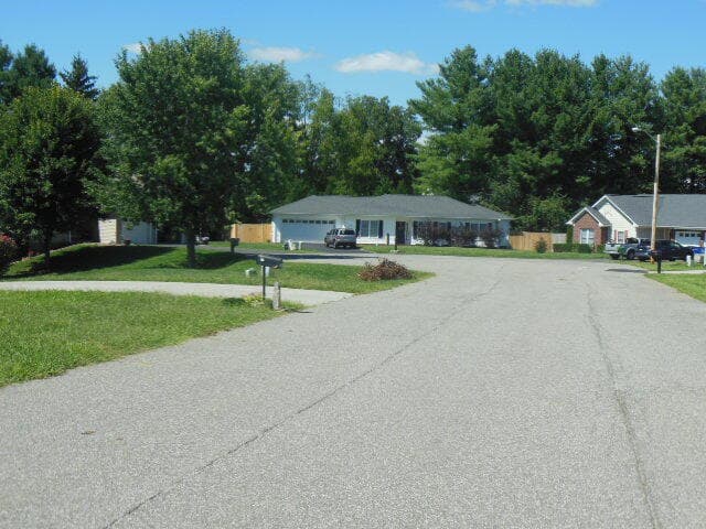 165 Kays Dr NW, photo 2 of 25