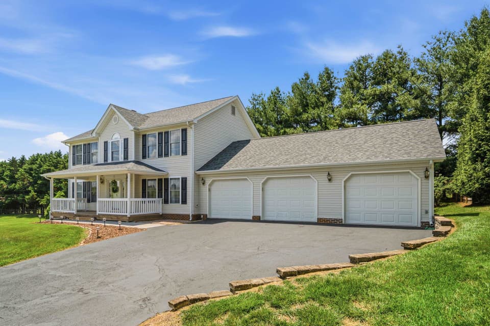 55 Sapphire Avenue, photo 4 of 40