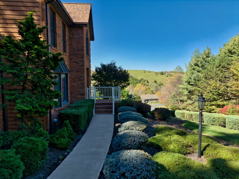 3285 Country Meadow Drive, Christiansburg, photo 4