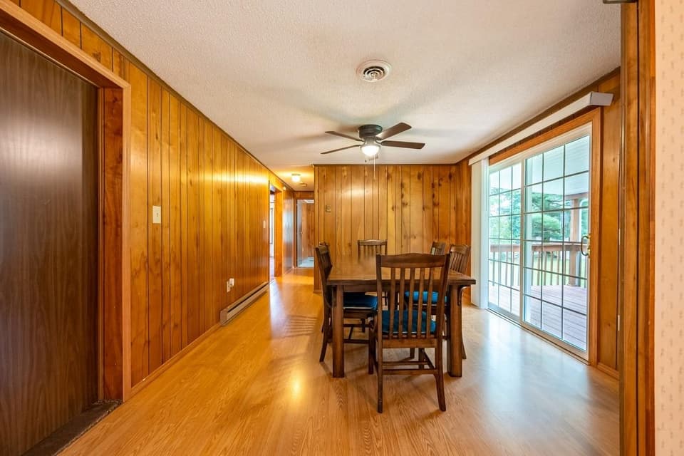1045 Brown Street, photo 17 of 40