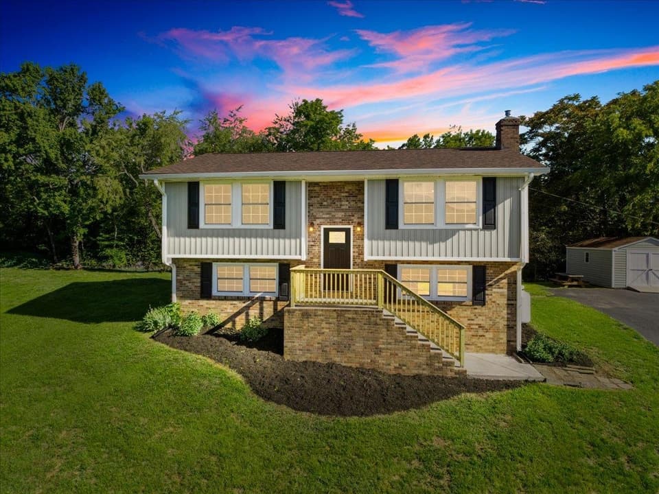 325 Mulberry Drive, Christiansburg, VA