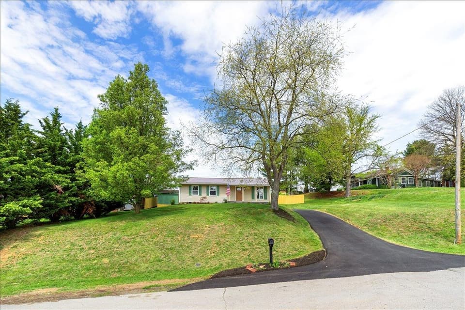 490 Sunnyside Lane NE, photo 38 of 39