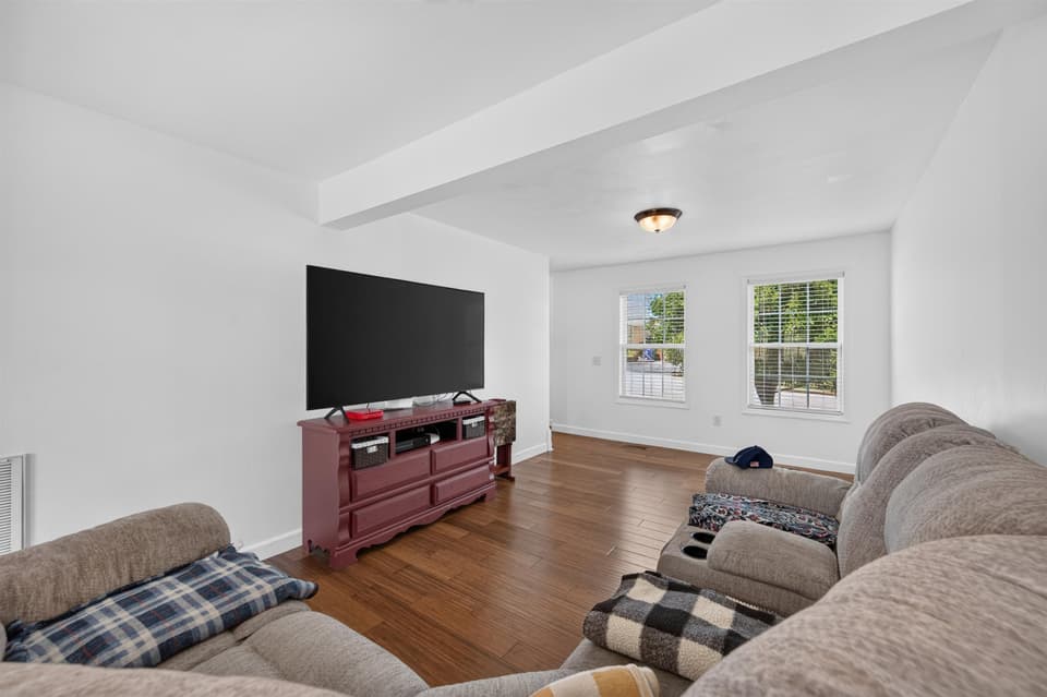 230 Chelsea Loop, photo 8 of 40
