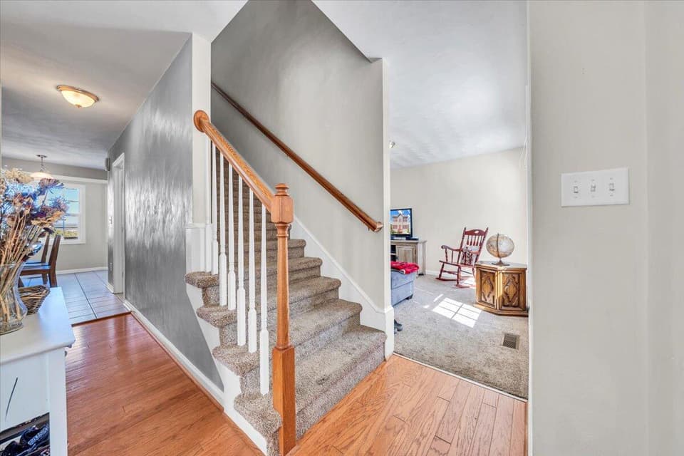 400 Chelsea Loop, photo 2 of 38