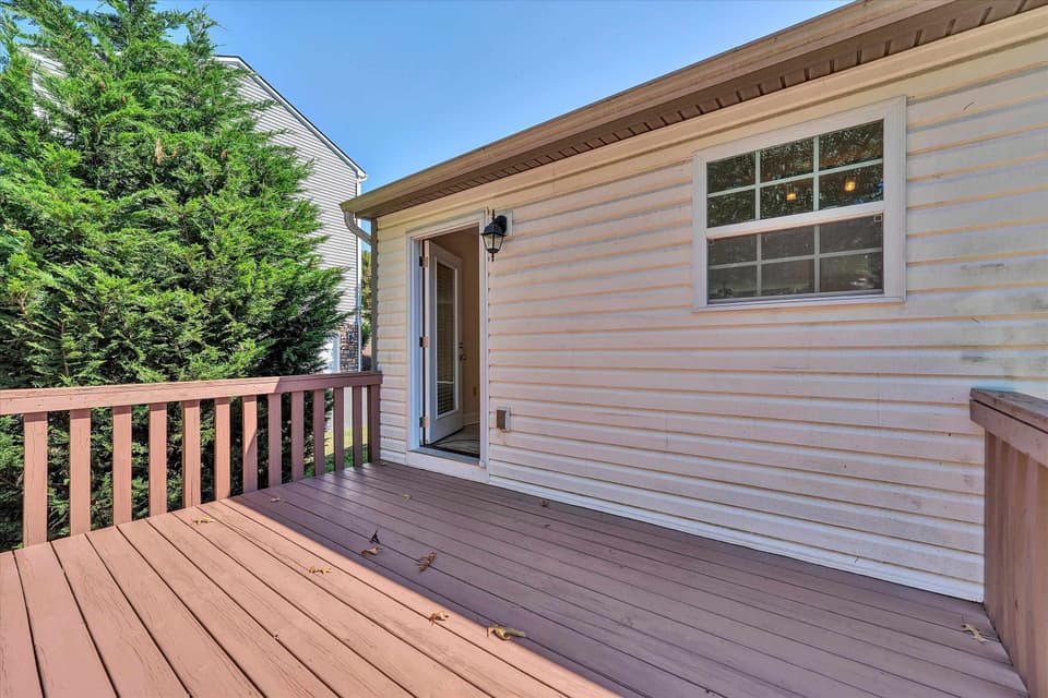 335 Robin Hood Drive, photo 16 of 40