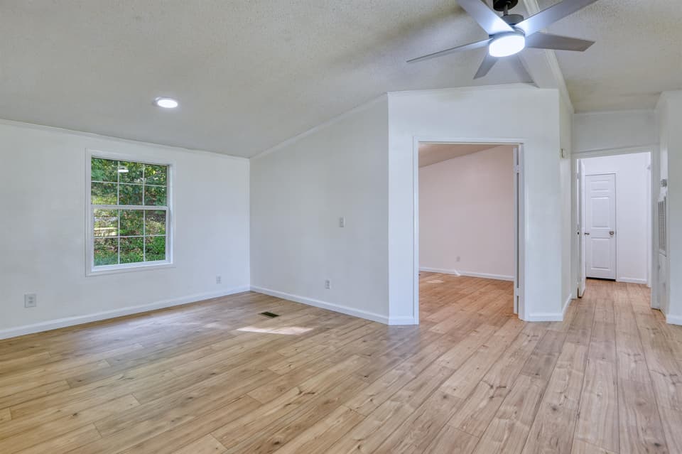 475 Dunlap Drive NE, photo 14 of 40