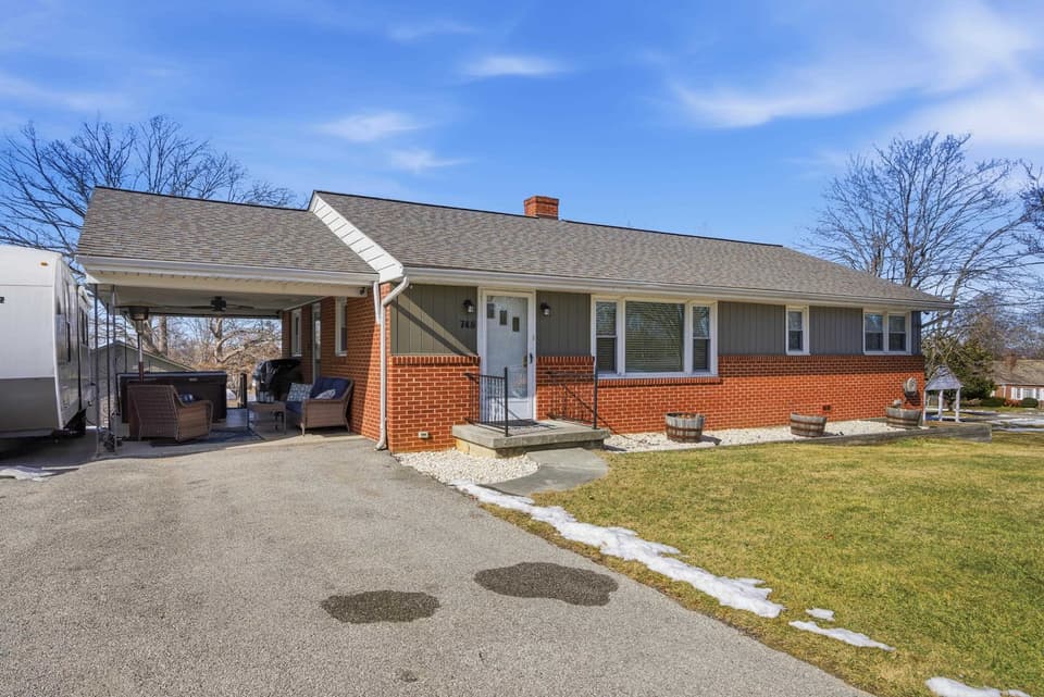 745 Second Street, photo 2 of 39