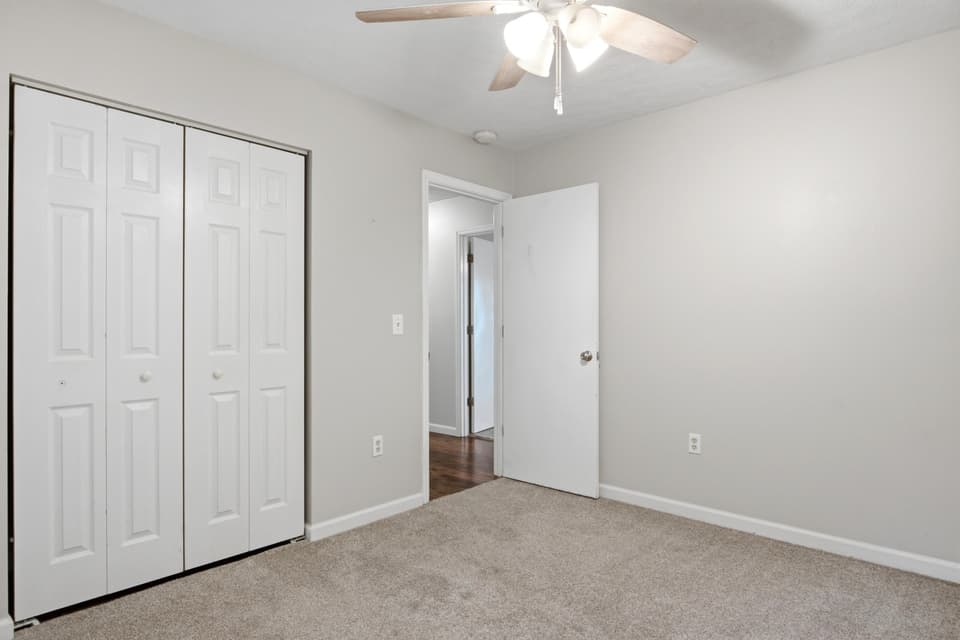 315 Cherokee Drive Unit B, photo 21 of 32