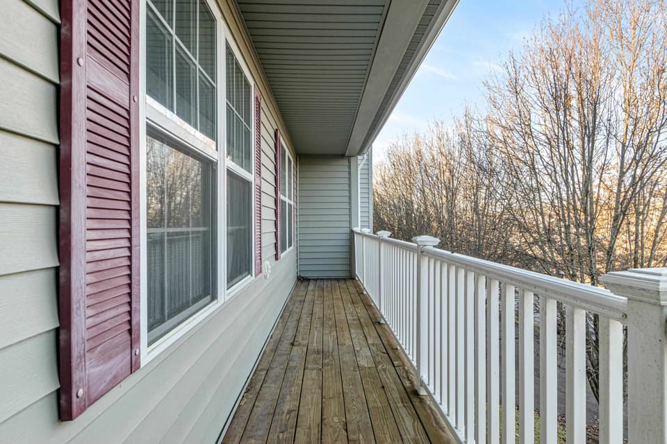 560 Oak Tree Boulevard, photo 13 of 40