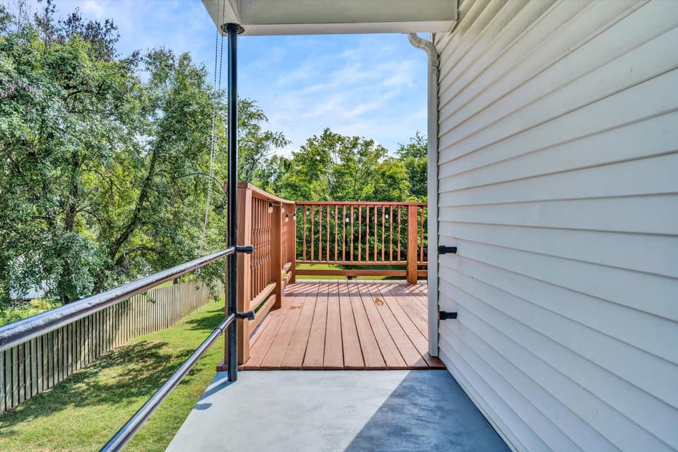 215 S Hill Drive, photo 7 of 37