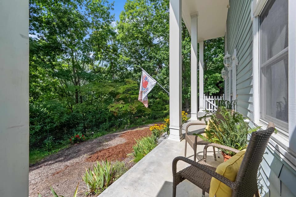 1160 Sherwood Drive, photo 9 of 40