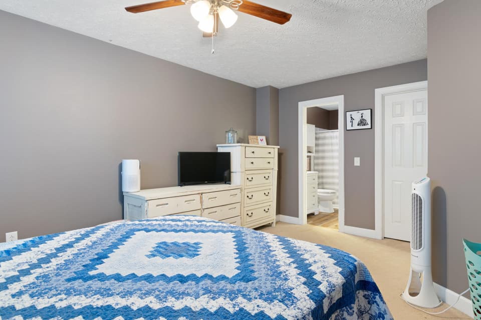 145 Gold Leaf Drive, photo 17 of 27