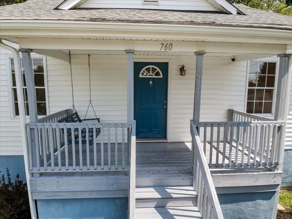 760 Church Street, photo 6 of 40