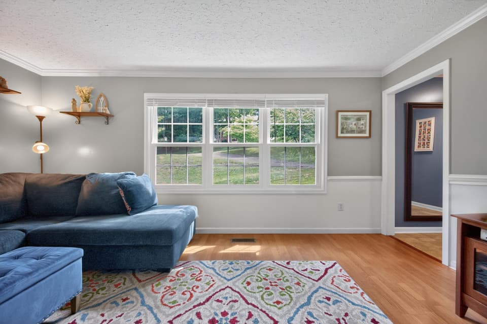 435 Tomahawk Drive, photo 6 of 40