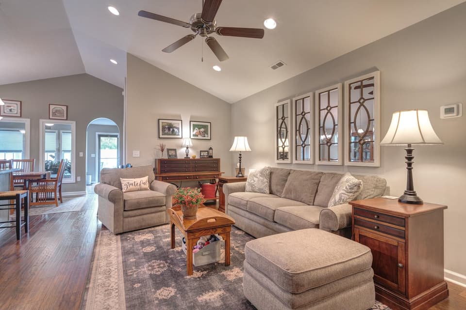 2160 Glade Drive SE, photo 14 of 40