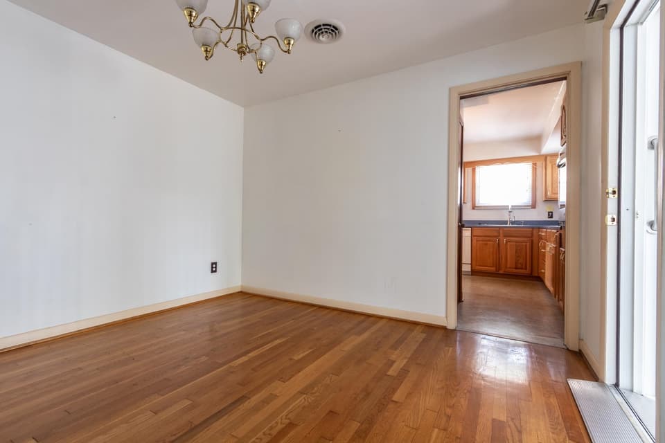 185 Overhill Road SE, photo 7 of 40