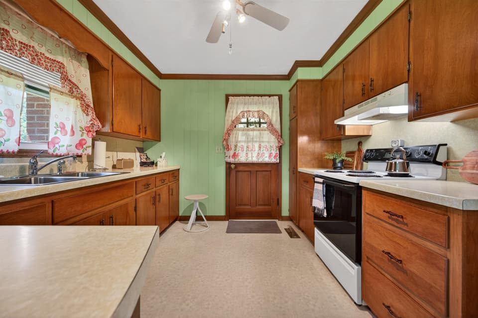 1761 North Fork Road, photo 11 of 40