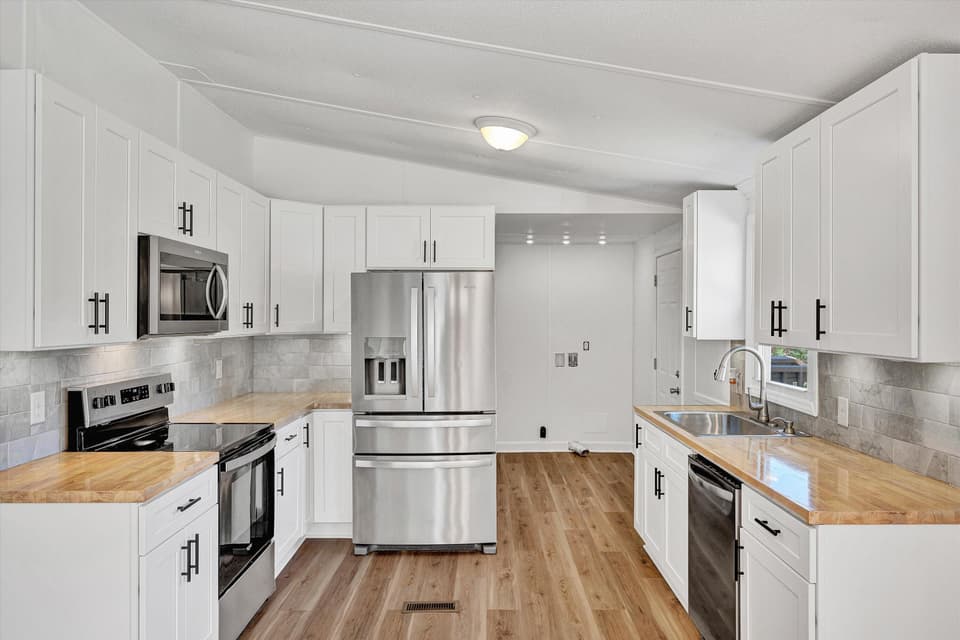1030 Church St NE, photo 13 of 37