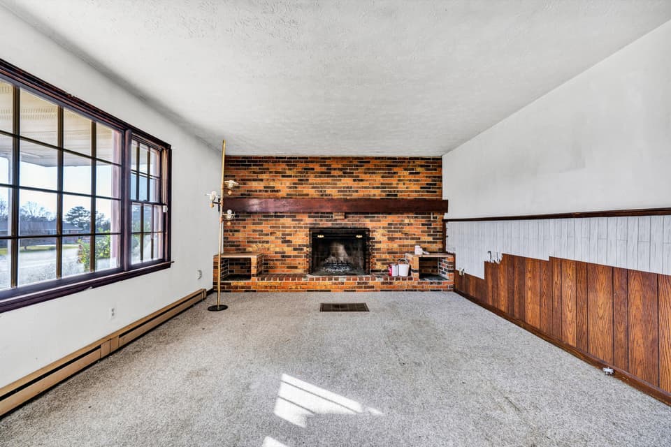 2288 Mud Pike, photo 2 of 27