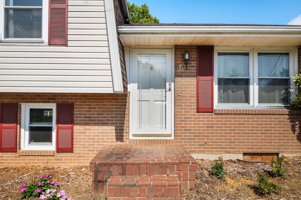 80 Meadow Drive, photo 7 of 40