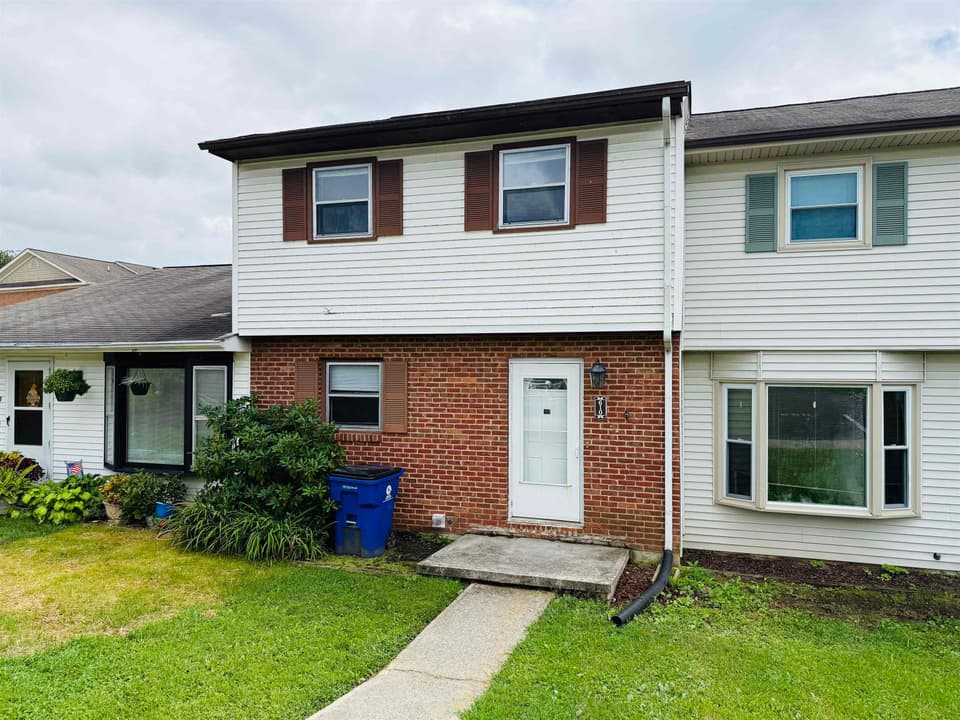 610 Cambria Street NW, photo 3 of 33