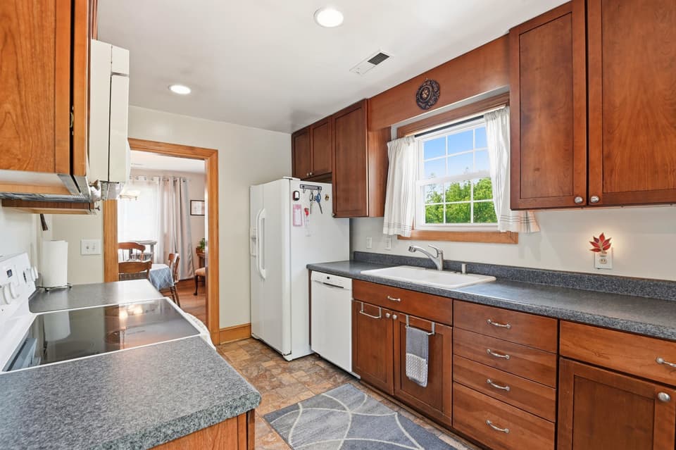 103 Ellett Drive SE, photo 21 of 40