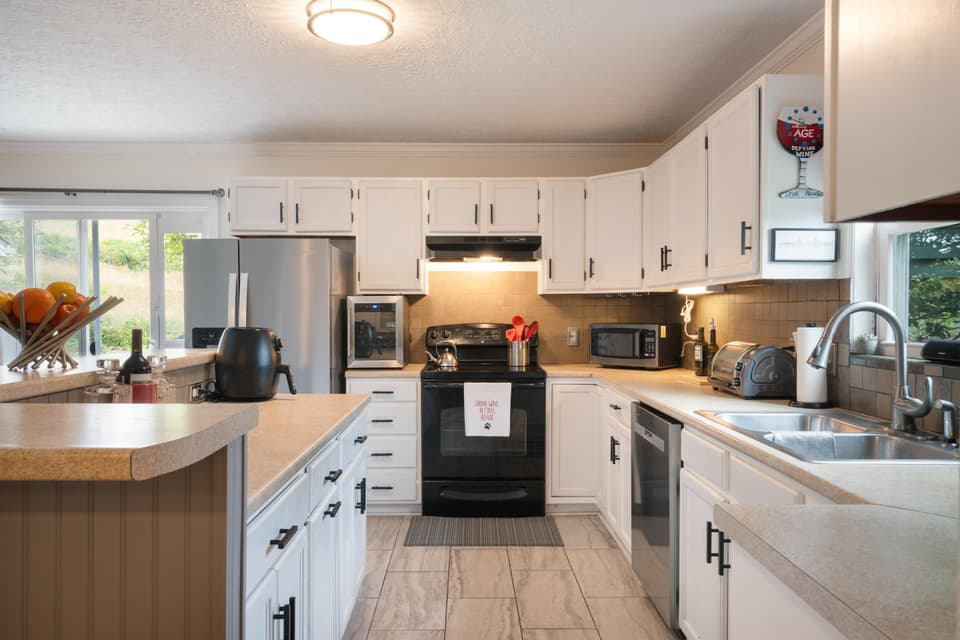 395 Warren Street, photo 22 of 40