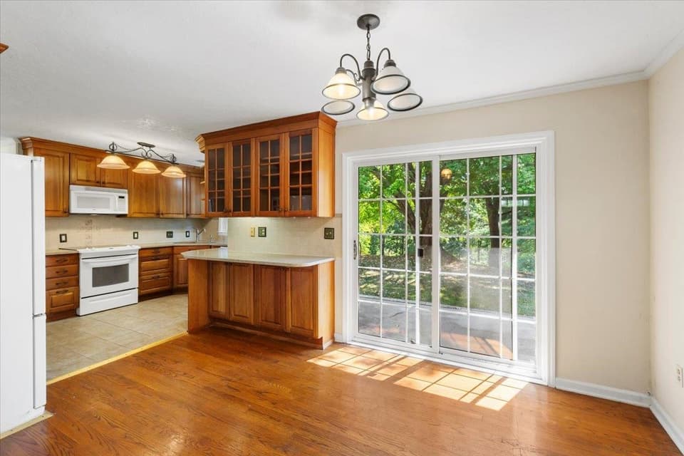 110 Rosehill Drive, photo 20 of 40