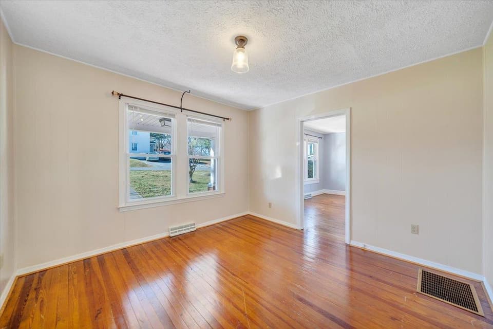 505 Republic Road, photo 10 of 40