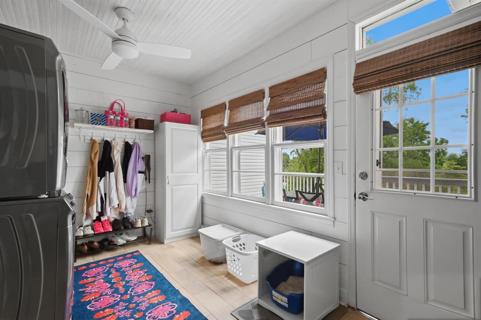 202 S Franklin Street, photo 34 of 40