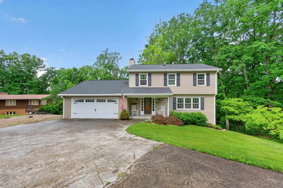 435 Tomahawk Drive, photo 17 of 40