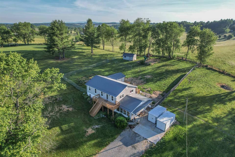 4424 Bluegrass Road, photo 7 of 40