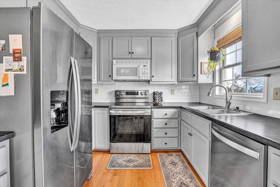 185 Howery Street, photo 19 of 40