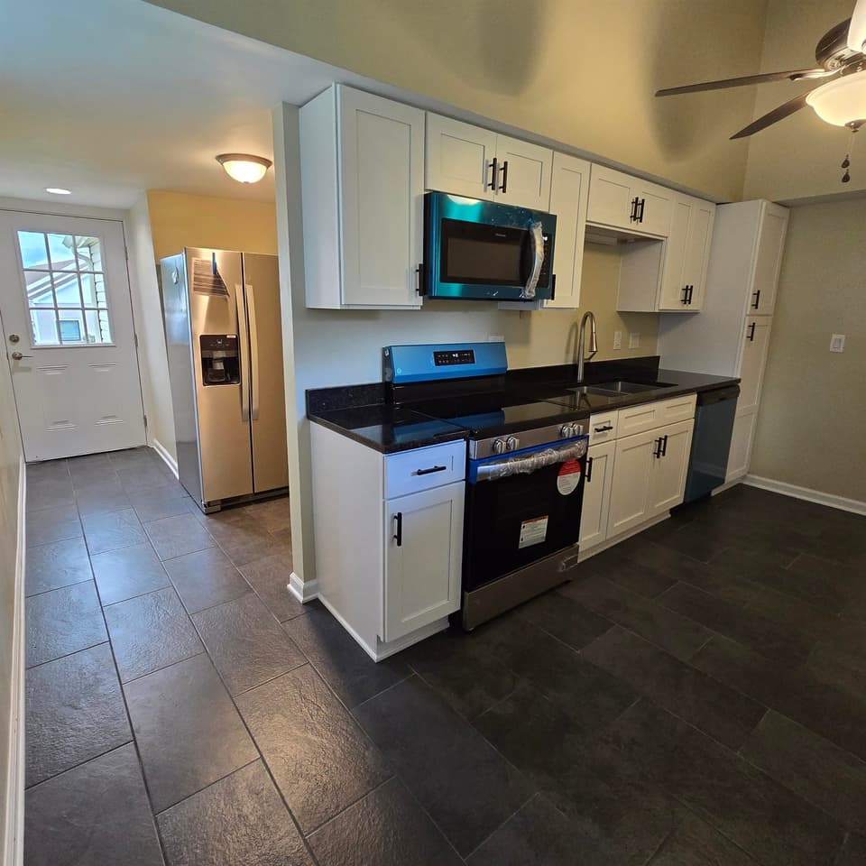 450 Wades Lane, photo 11 of 35