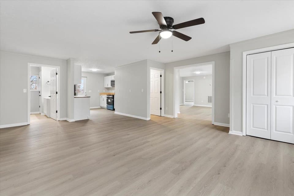 435 Teel Street, photo 6 of 40