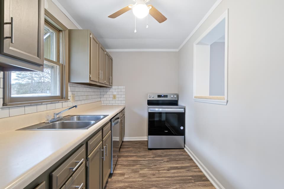 1551 Fire Tower Road, photo 9 of 40