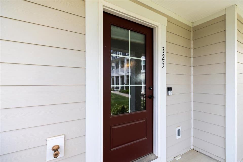325 John Adams Drive, photo 7 of 40