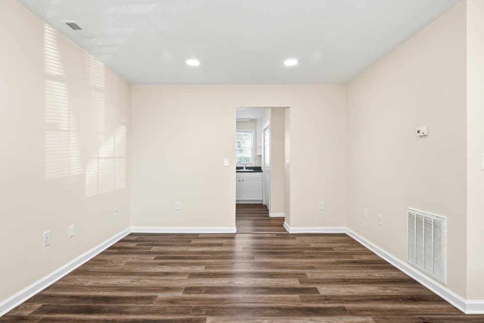 420 Wimmer Street NW, photo 13 of 40