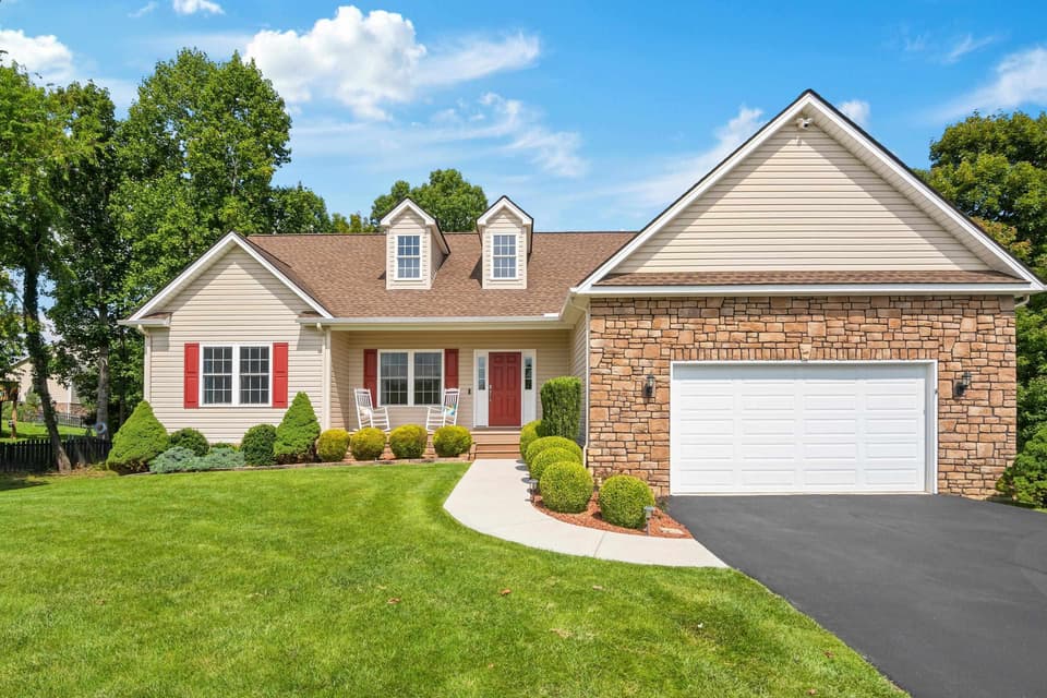 925 Brooklyn Avenue, Christiansburg, VA