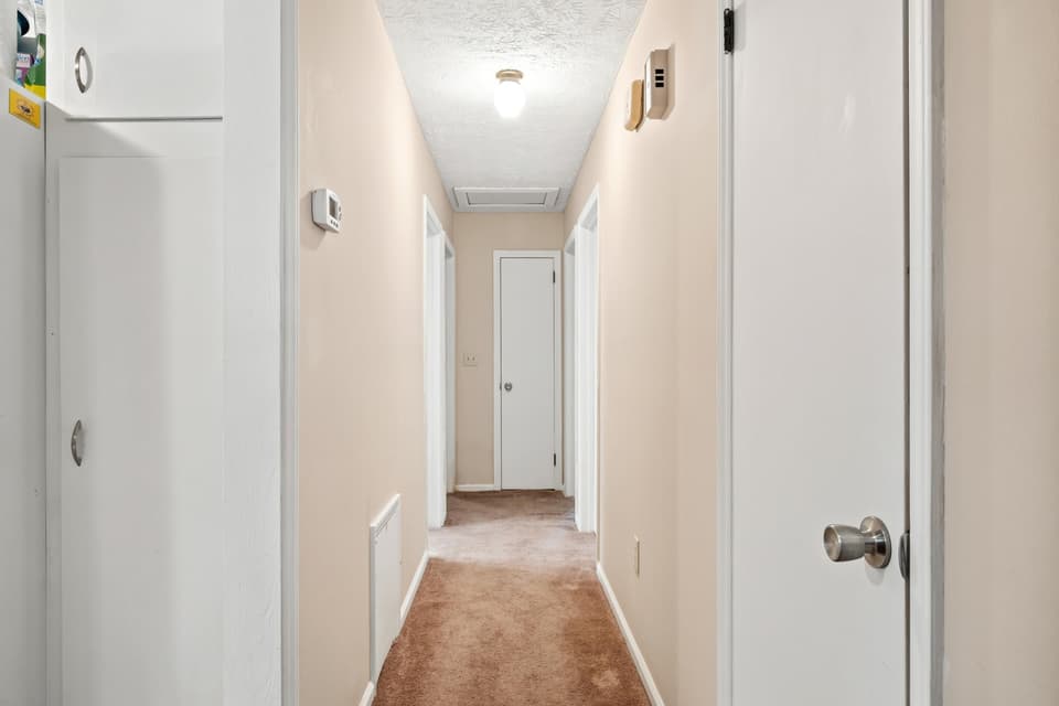 415 Tomahawk Drive, photo 19 of 40