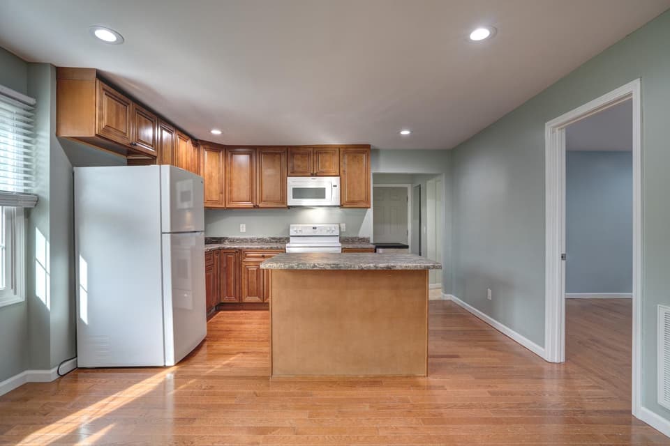 1215 Moose Drive, photo 7 of 28