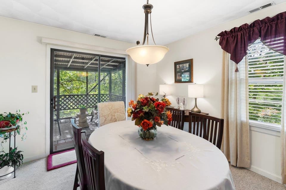 125 Edgewood Drive, photo 10 of 35